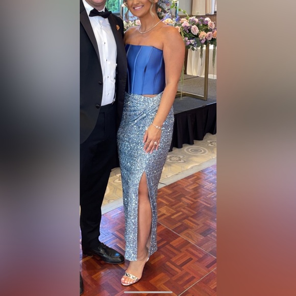 Dresses & Skirts - TWO PIECE BEAUTIFUL BLUW AND SEQUIN SKIRT. Size small in both skirt and top